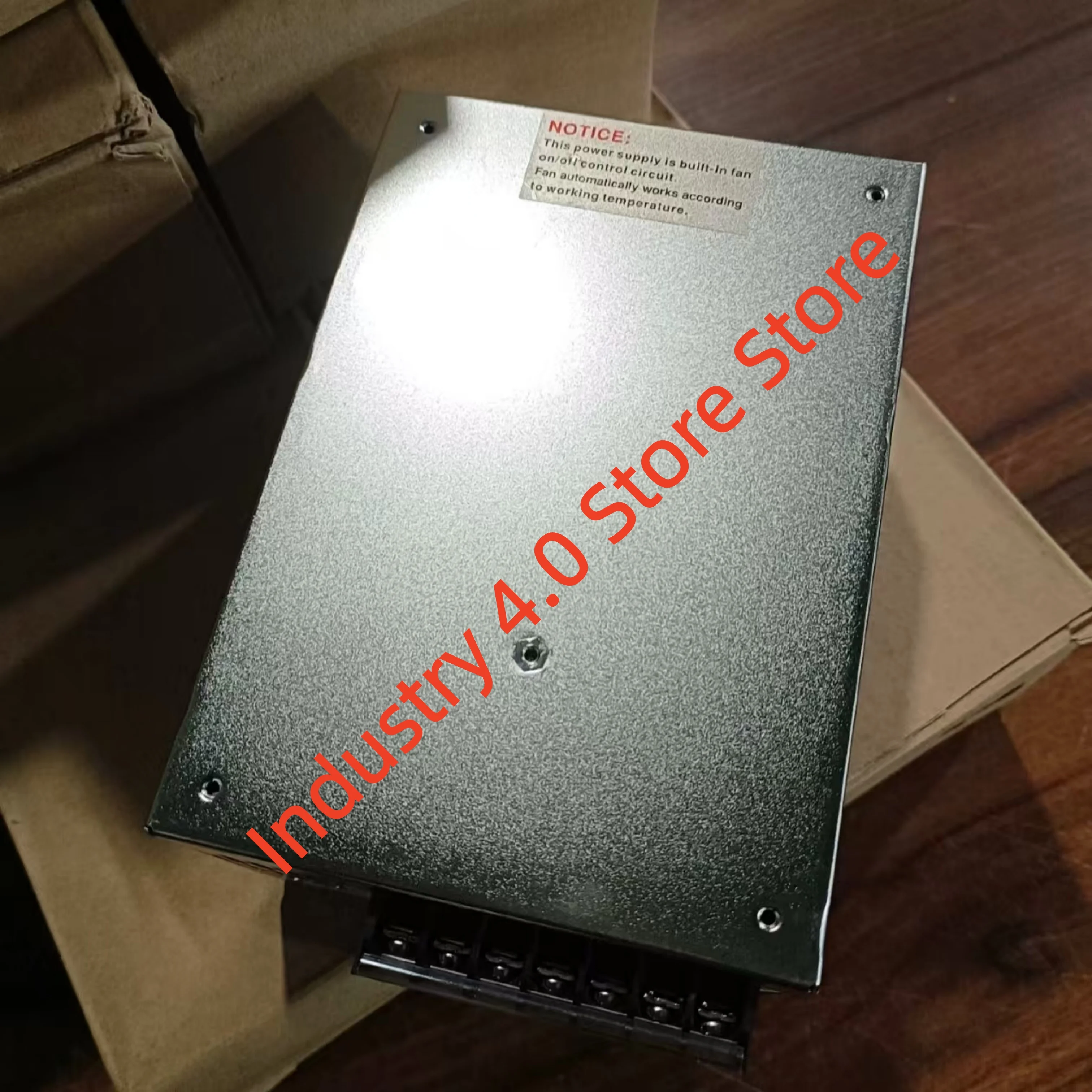 

Импульсный источник питания Новый оригинальный SP-500-12 12В 40А