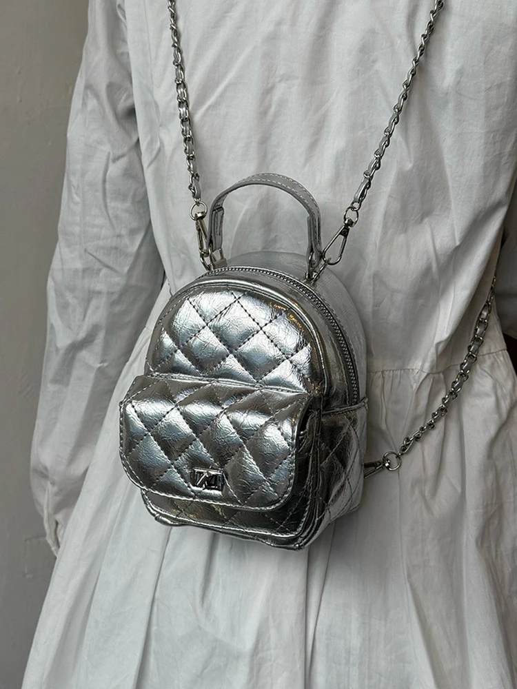 حقيبة ظهر صغيرة بسلسلة شبكية ماسية جديدة لعام 2025 حقيبة ظهر نسائية صغيرة متعددة الاستخدامات للتنقل اليومي