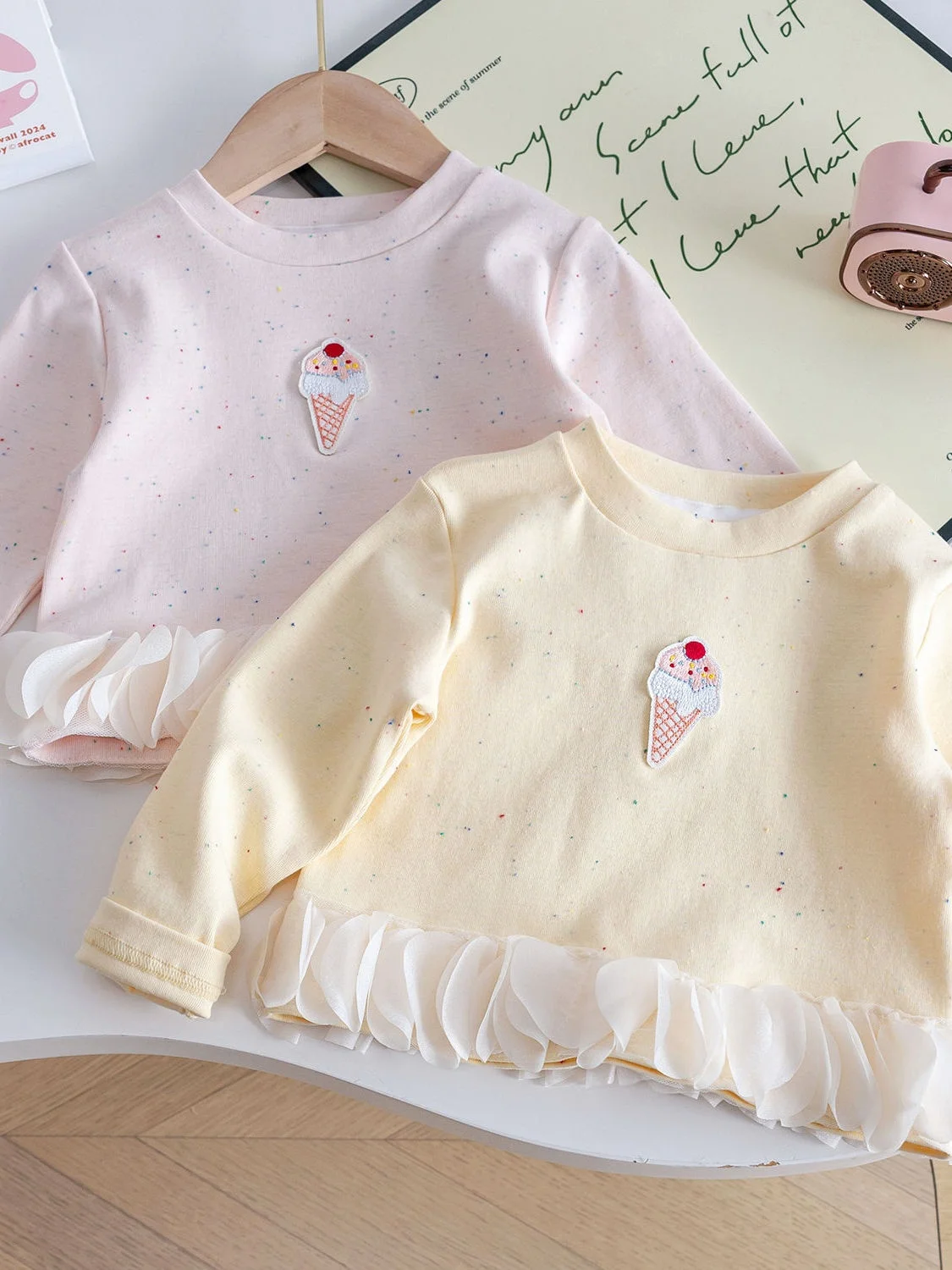 

Модный свитер для девочки с кружевным краем и лоскутным дизайном, милый топ, трендовая осенняя одежда, новинка 2025 года