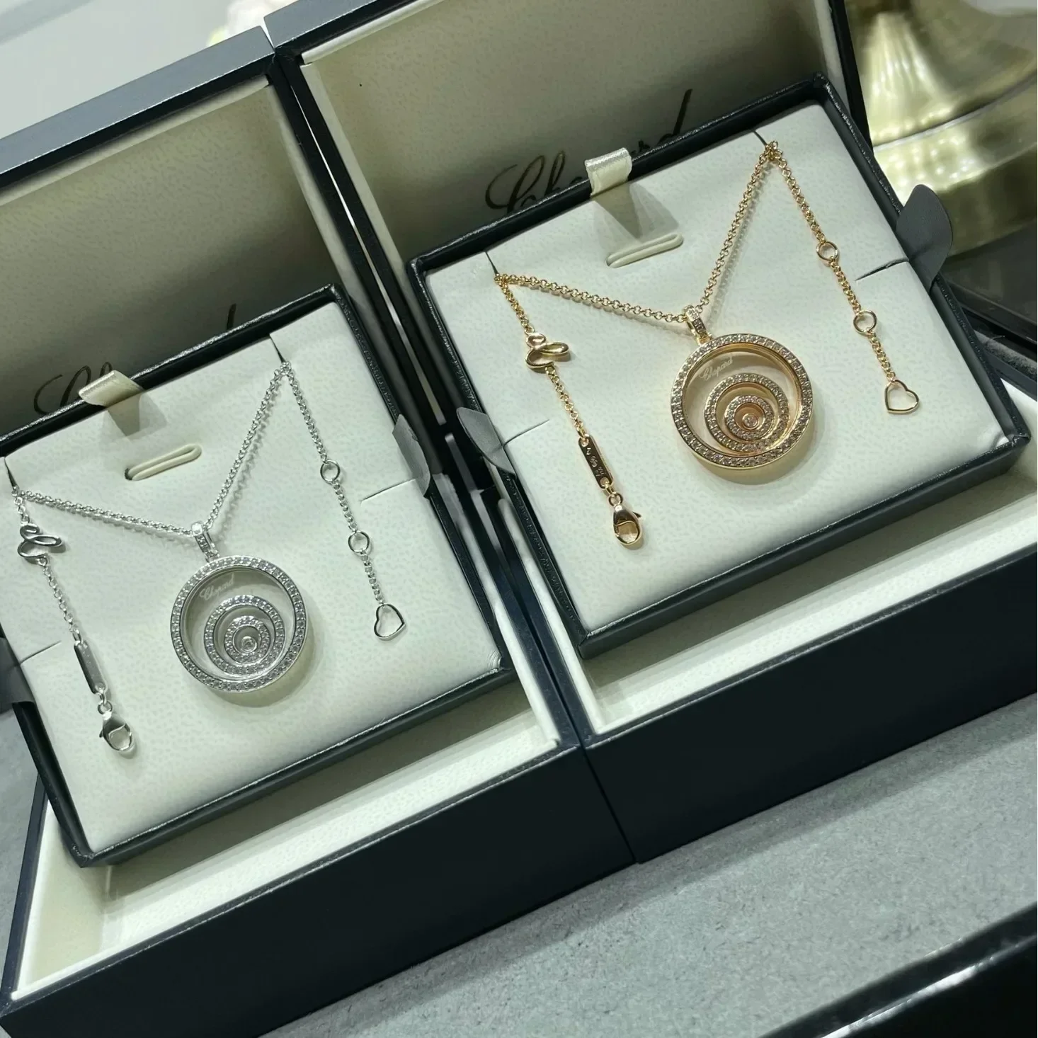 

2025 New Classic Retro Trend 925 Sterling Silver Women's Full Diamond Spiral Three Ring Circular Necklace Luxurious Temperament