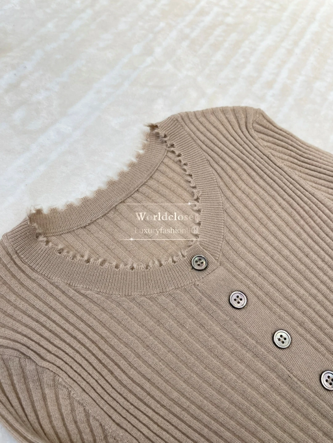 سترة صوفية نحيفة بأكمام طويلة بنية عالية الجودة