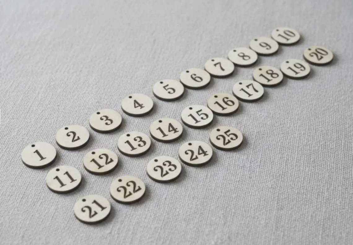 Wooden Reusable Number Tags 1‑12‑25 Advent Calendar Numbers 12 Days 24 Days Countdown Days until Christmas Festive Home Decorati