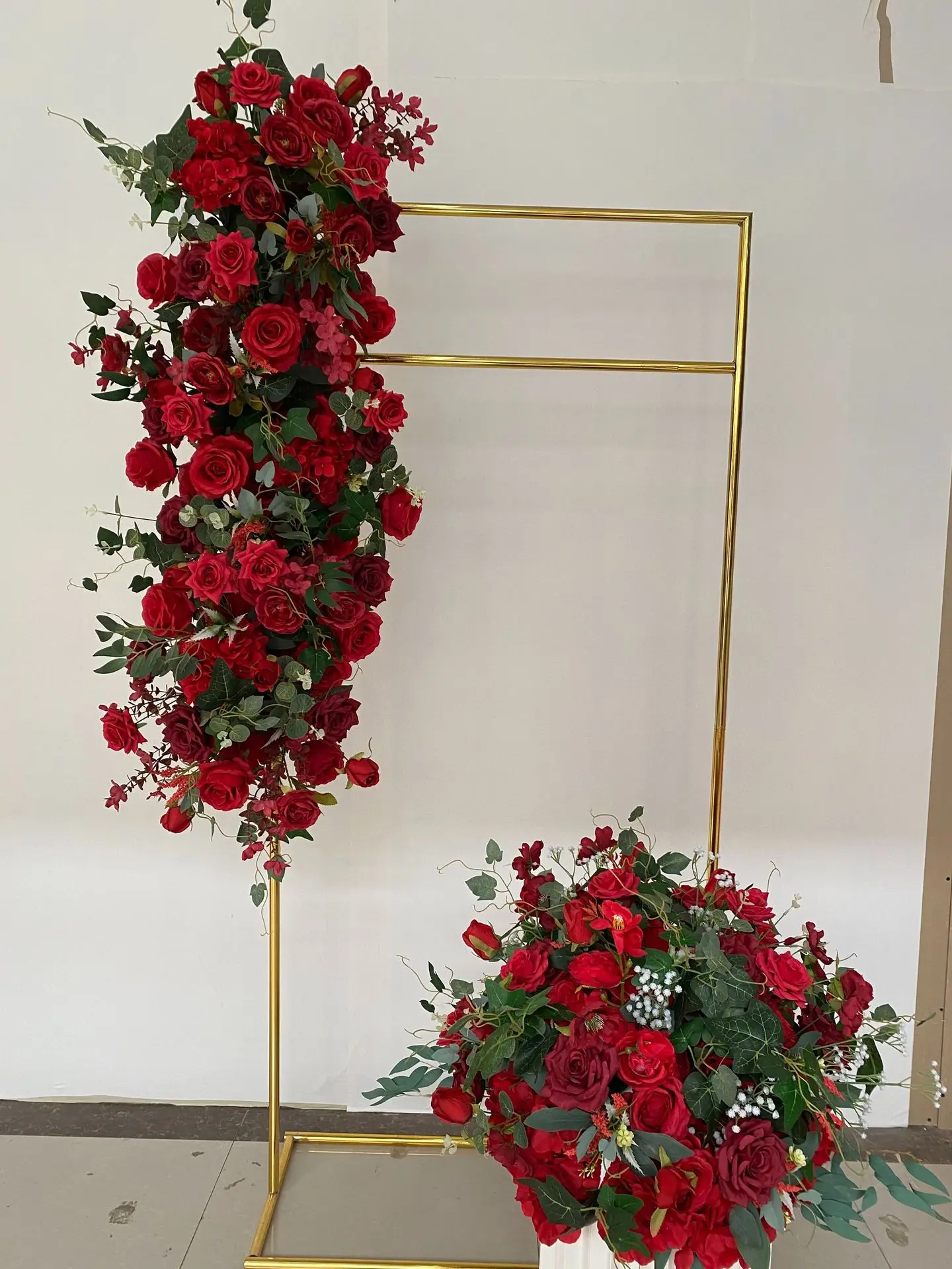 Großhandel Künstliche Blumenkugel Blumenreihe Eisenbogen Blumendekoration Hochzeitstisch Geometrischer Rahmen Kunstblumen Event-Zubehör – Detail 14