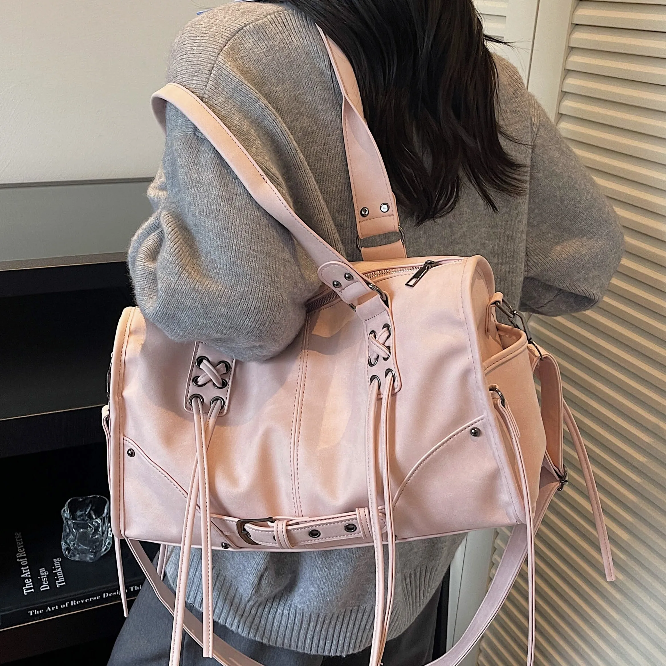 

American retro motorcycle bag 2026 new large-capacity tote bag, high appearance level hot girl commuter bag,crossbody bag purse