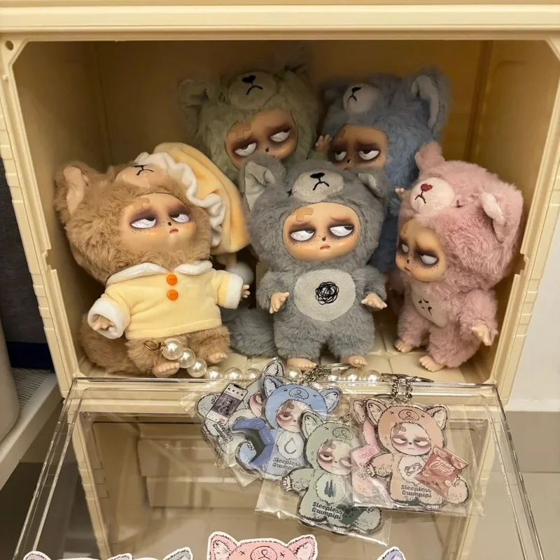 متوفر في المخزون سلسلة Grumpipi الأصلية بدون نوم صندوق أعمى دمية من الفينيل شخصية الحركة Kawaii دمى جميلة صندوق غامض قلادة لعبة ديكور