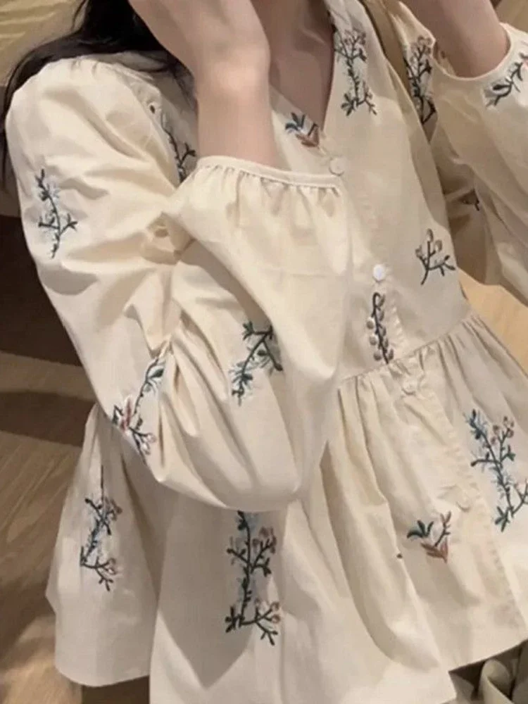 Camicie donna ricamo pieghe progettato accogliente dolce Vintage stile francese temperamento fiori top tutto-fiammifero semplice donna primavera