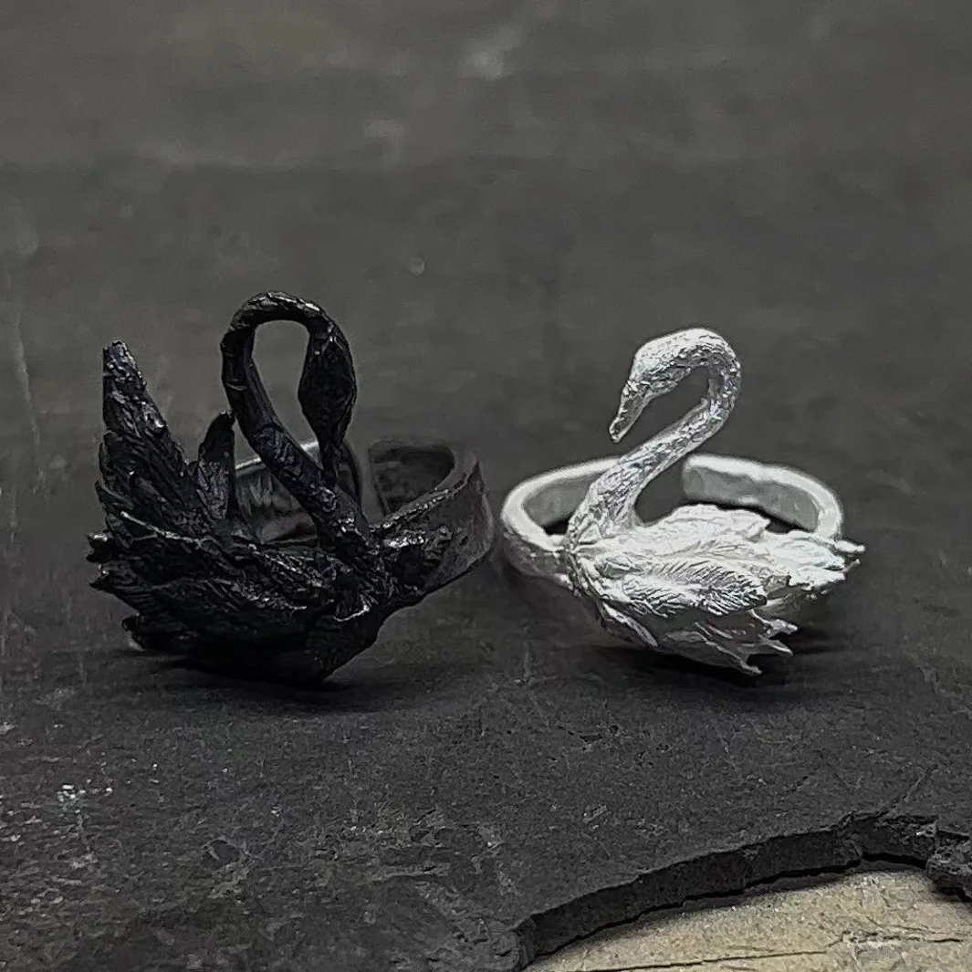 

Unique Design Y2K Metal Black Swan and White Swan Couple Rings Opening Adjustable Lover's Rings Jewelry Gifts