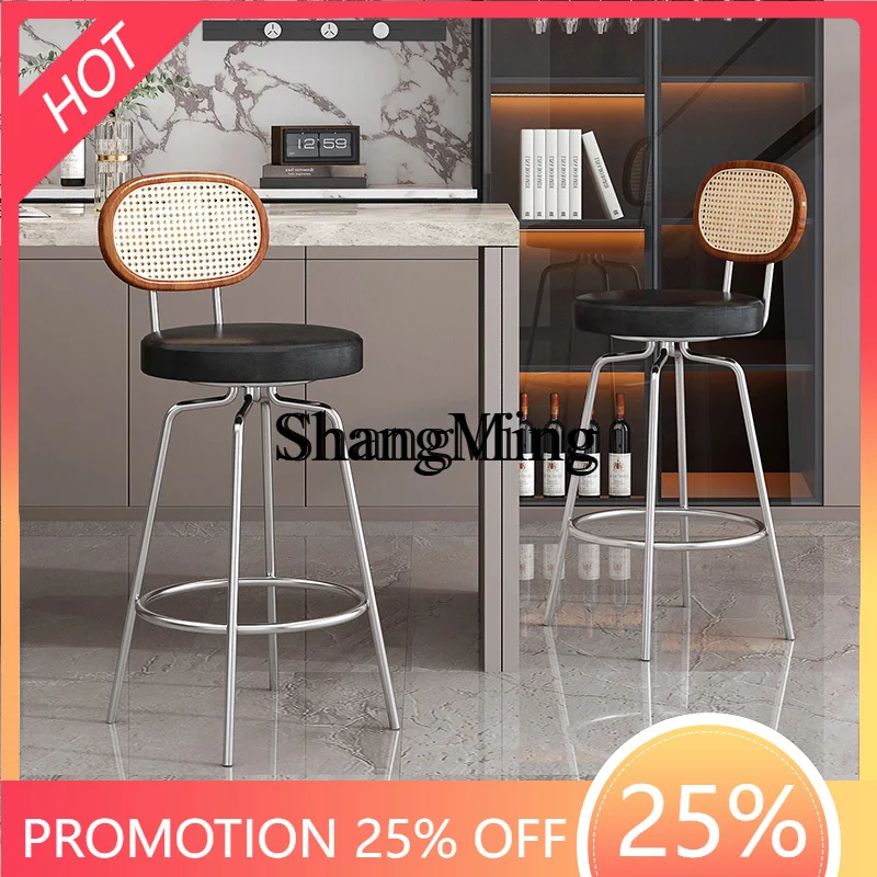 

Современный простой барный стул из ротанга FG с высокой ножкой, кованой железной рамой, удобным круглым сиденьем и подушкой для спины.