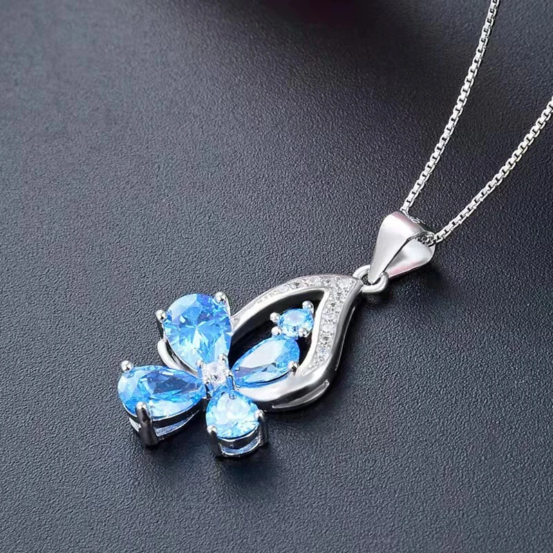 Fashion clover blue pendant aquamarine artificial gemstone necklace Europe and the United States retro lucky gift necklace
