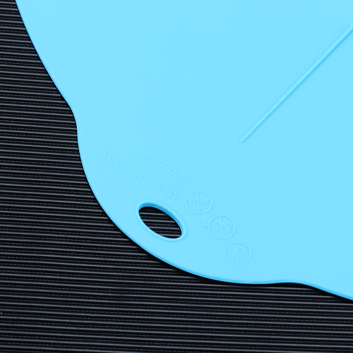 

1pc Silicone Bowl Lids Food Grade Extra Large Stretchy Suction Lid For Plate Pan Microwave Dishwasher Safe Storage Hole Blue