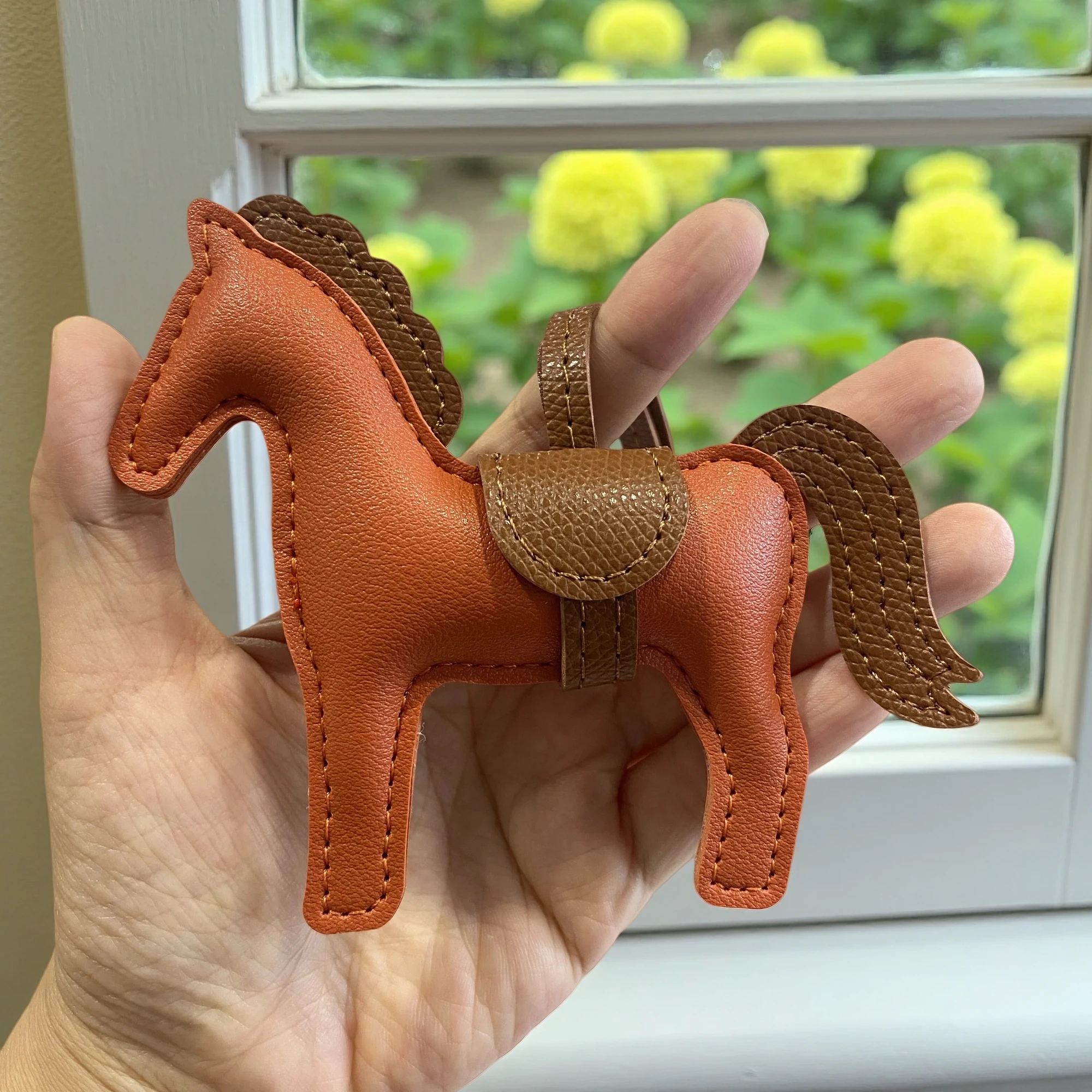 Handmade PU Leather Horse Bag Charm, 6 Colors Equestrian Horse Saddle Pad Charm Pendant for Purse Handbag Backpack Decoration