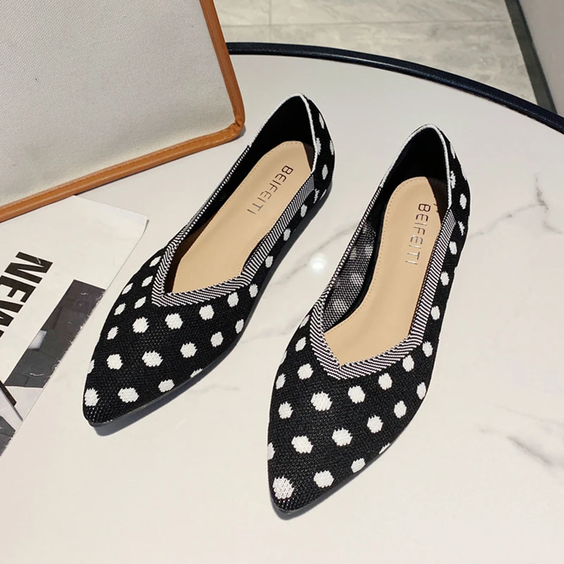 Women\'s flat shoes casual fashion dot color matching breathable anti slip rubber bottom pointed comfortable shoes in spring