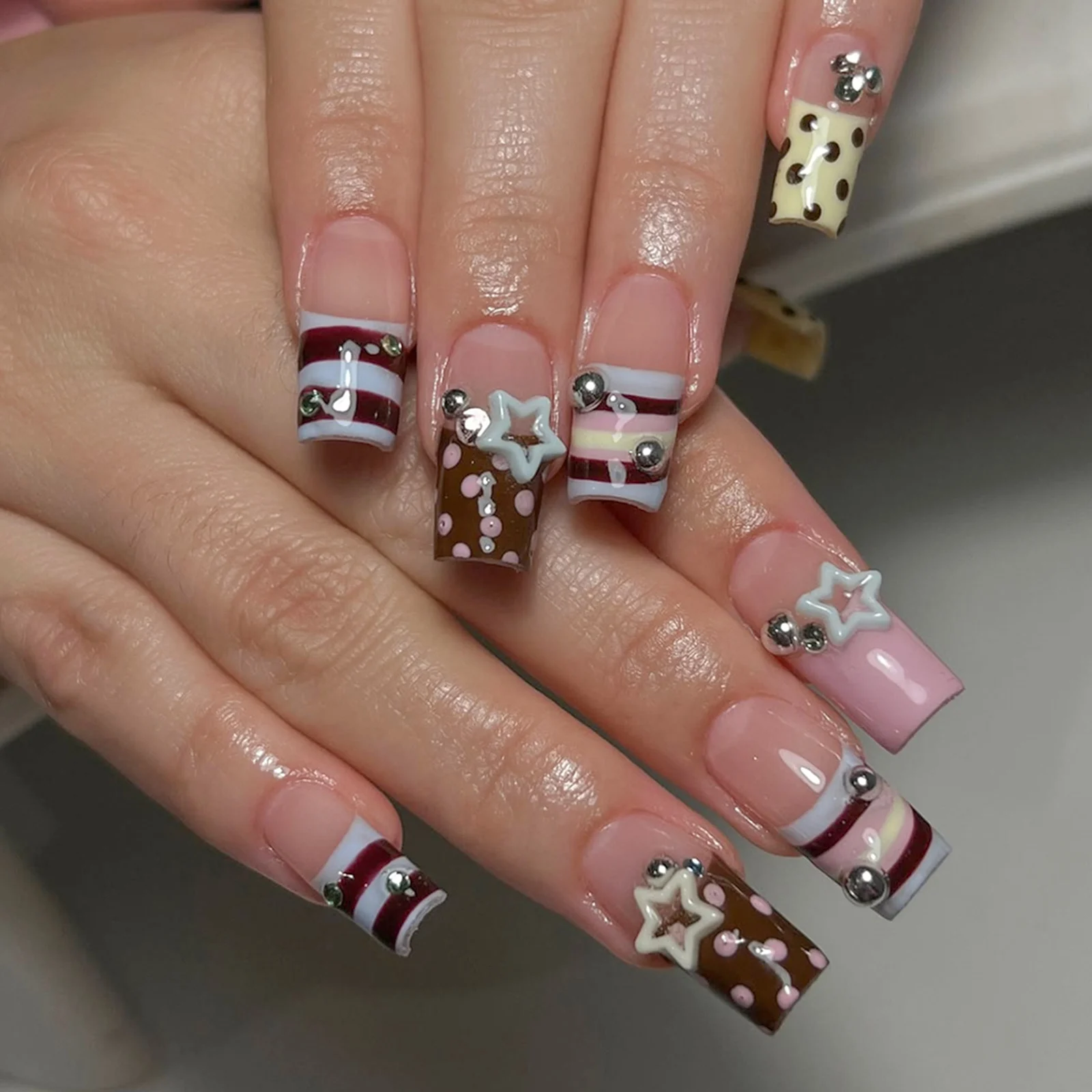 24pcs Y2K Sweet Stars Press On Nails Blue Brown Stripes French Style False Nails Wave Point Designs Autumn Vintage Fake Nail