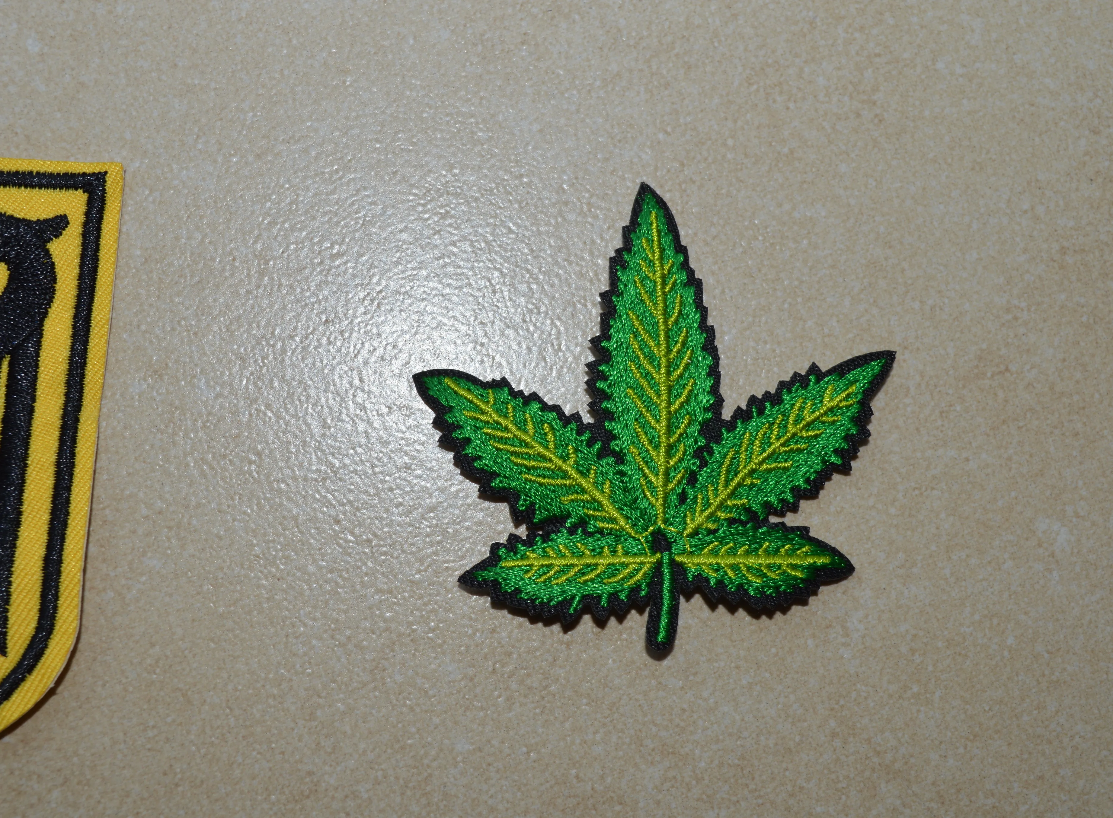 

HOT SALE! ~ Green Leaf Cool Iron On Patches, sew on patch,Appliques, Made of Cloth,100% Guaranteed Quality