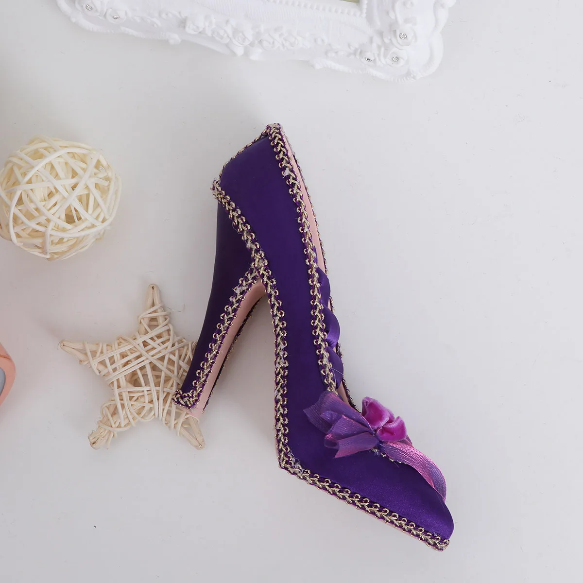 

High Heeled Shoe Storage Rack Jewelry Organizer Stand for Ear Studs Rings Display Creative Design Long Lasting