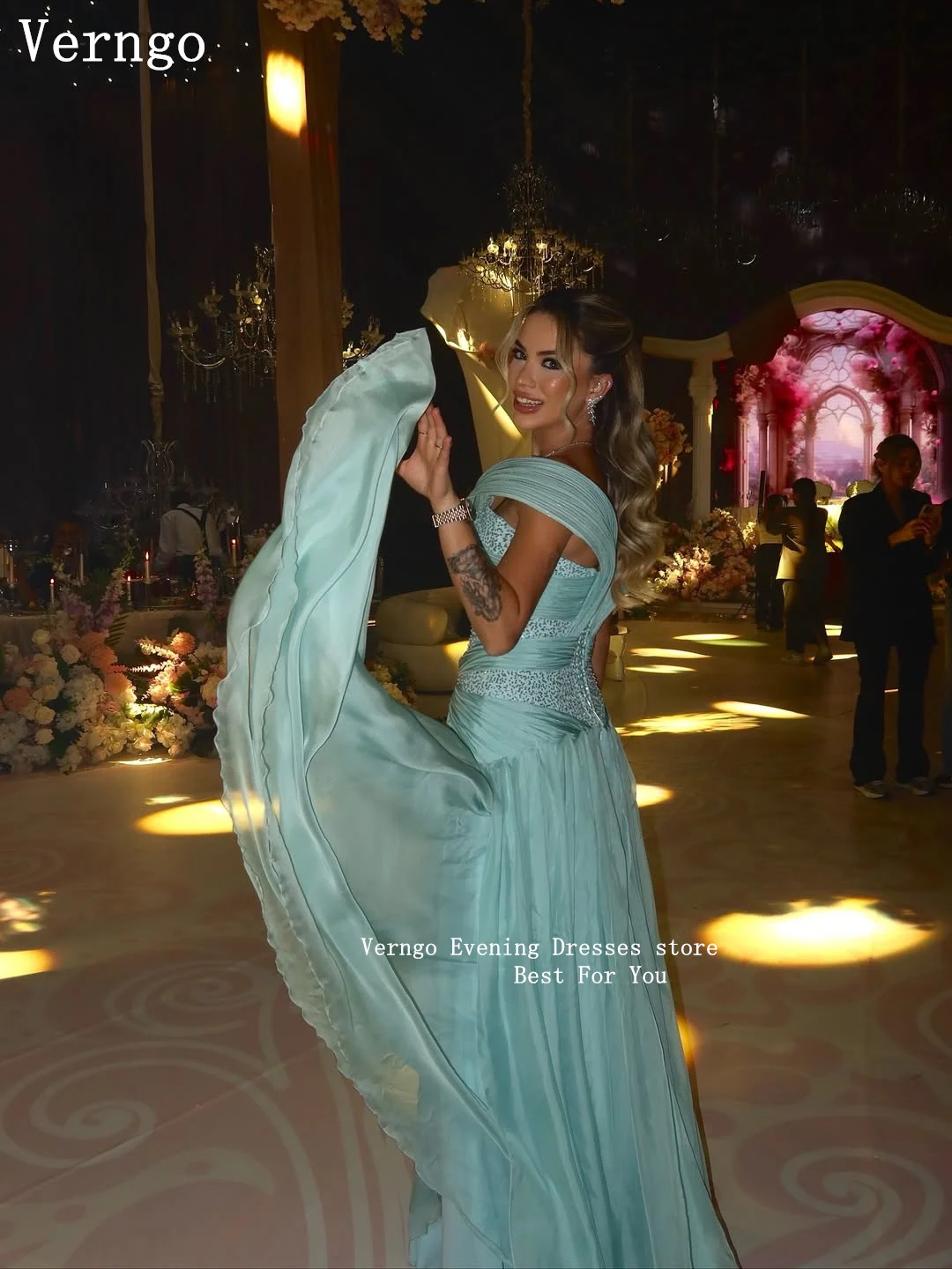 Suknie Verngo Green Satin Sequined, projektant, gala, odkryte ramiona, linia A, couture, suknia wieczorowa, maxi, suknia na studniówkę, szyte na miarę