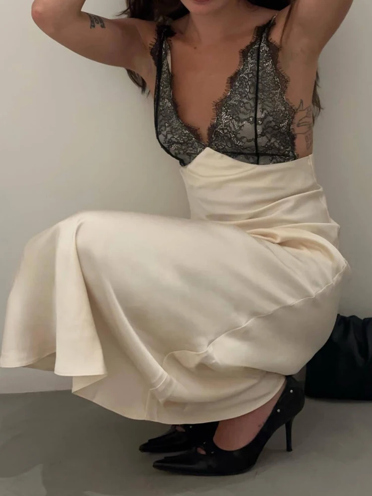 Zomerse nieuwe mouwloze, uitgeholde galajurk, elegante dames luxe avondjurk, sexy kant-gespleten satijnen halterjurk