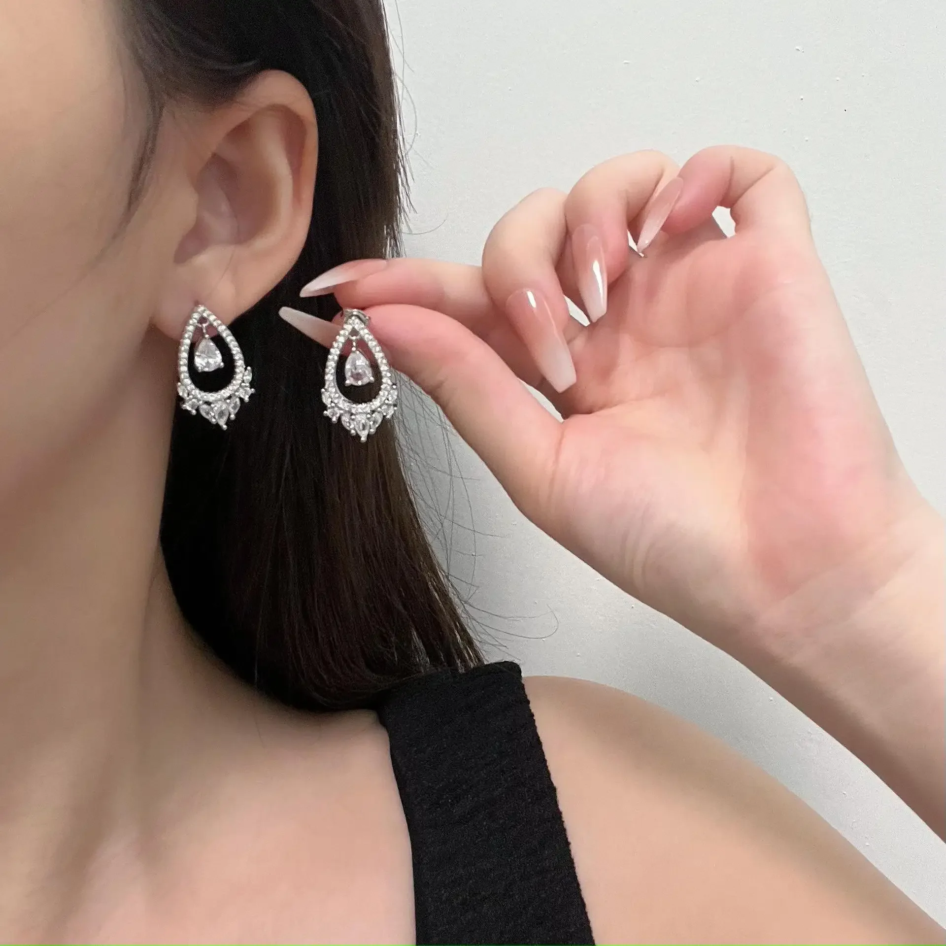 New in Fashion Sparkling Pear shaped Water Drop earrings for women silver 925 Full Diamonds high-quality Earring Dinner Jewelry