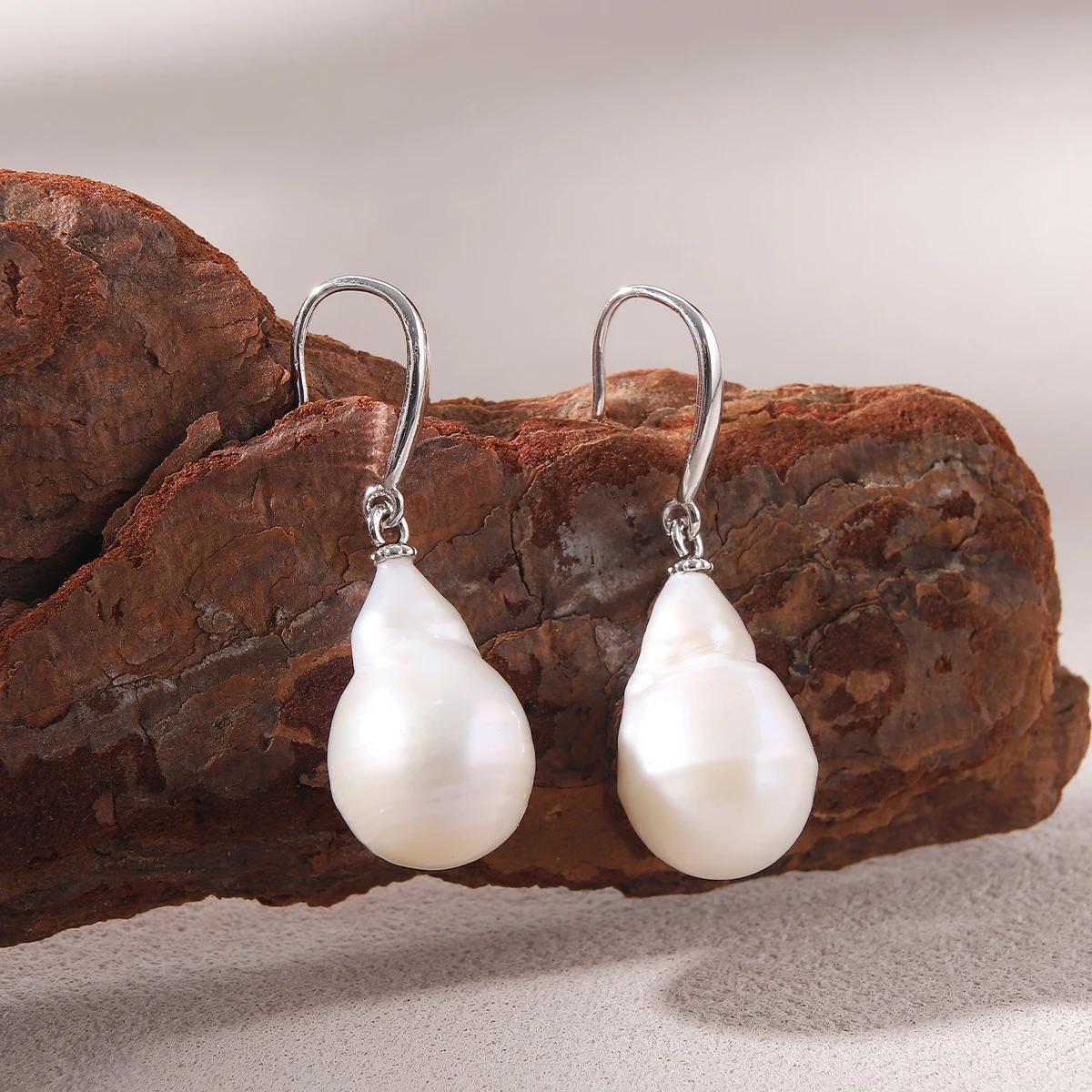 

Natural Freshwater Pearl Stainless Steel Women's Earrings Classic for Women Charming Jewelry for Weddings Parties Couples' Gifts