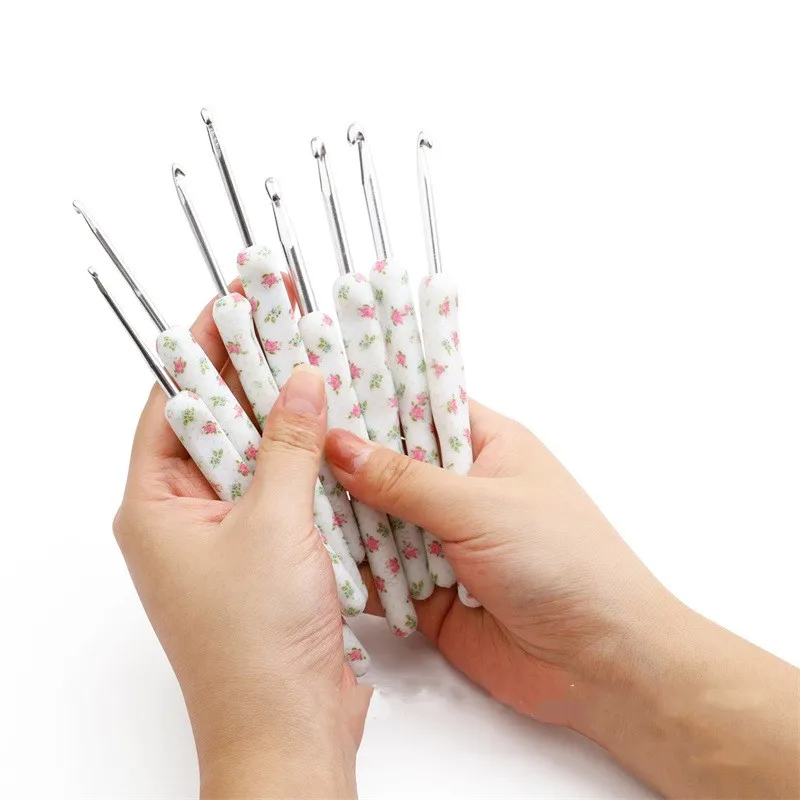 Blue Color Crochet Hooks Kit Aluminum Crochet Needles With Bag Ergonomic Knitting Croche Set White Bags with Flower 2.5-6.0MM
