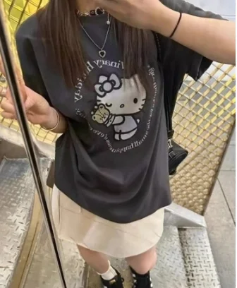 Miniso, nueva camiseta con estampado creativo de Hello Kitty de dibujos animados para mujer, camiseta de manga corta, camiseta informal Y2K, ropa superventas