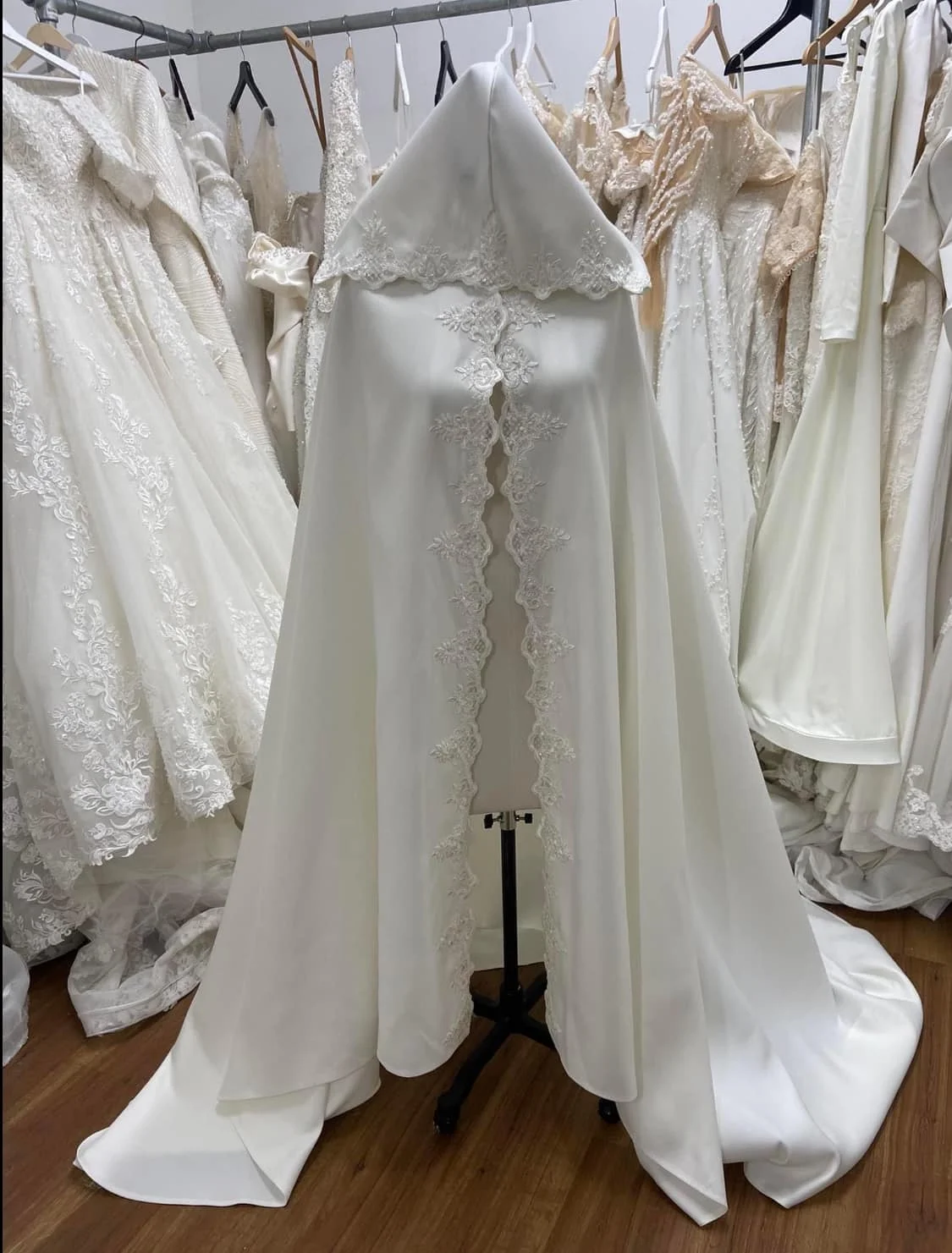 High Quality Long Wedding Wraps Real Image Lace Appliques Edge Floor Length Bridal Jacket With Hood White Ivory Custom Made