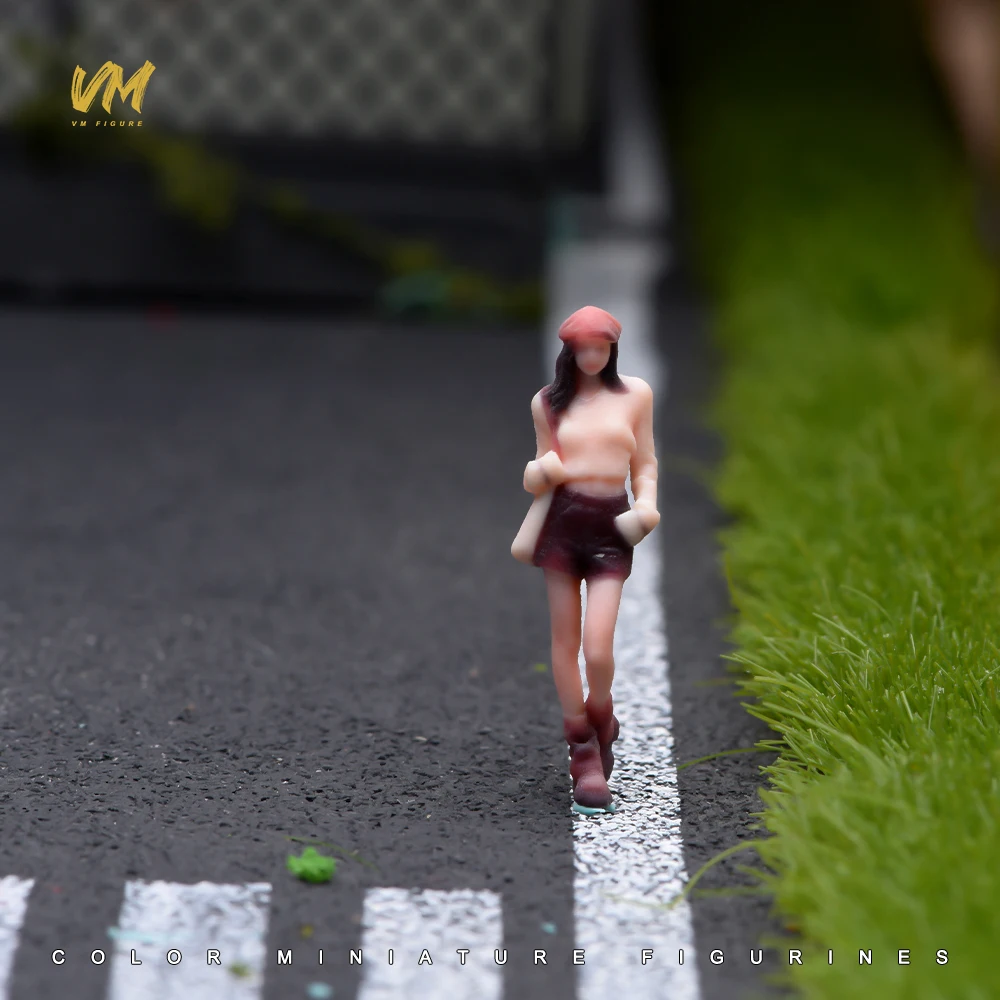 VM 1/64 Urban Street Snap Girl Series Sweater Fashion Girl 3D Color Printed Miniature Figure Diorama Model Ornament