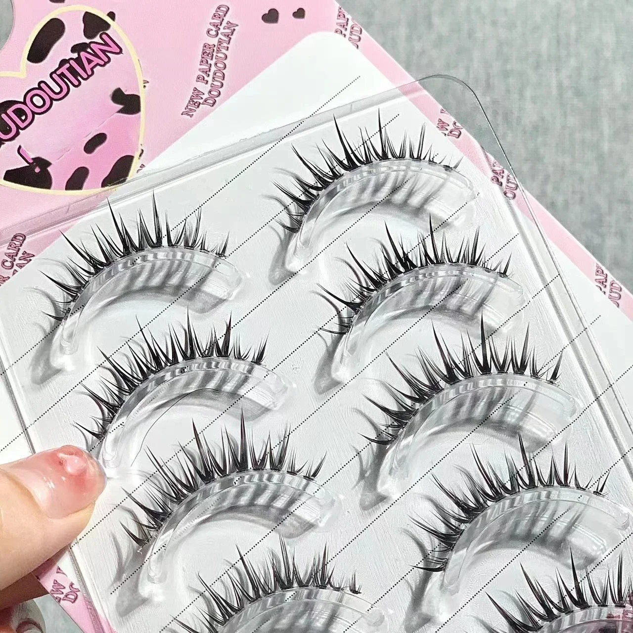 Doudou Sweet Comic Sense ciglia bagnate a punta con coda a punta, a forma di W, arricciate, Graffiti, stesso stile