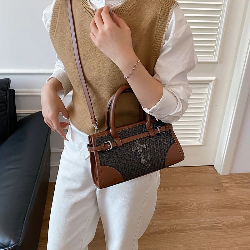 

Сумка-тоут Best Superstar Show: минималистичный дизайн, для делового стиля, с элегантным оформлением и большой вместимостью