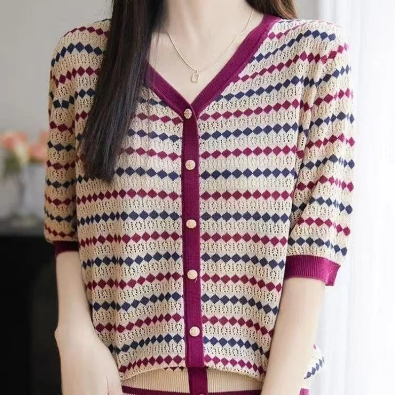 New Summer Large Size Women's Niche Fashion Contrasting Striped Rose Red Green Short-sleeved Knitted T-shirt view 2