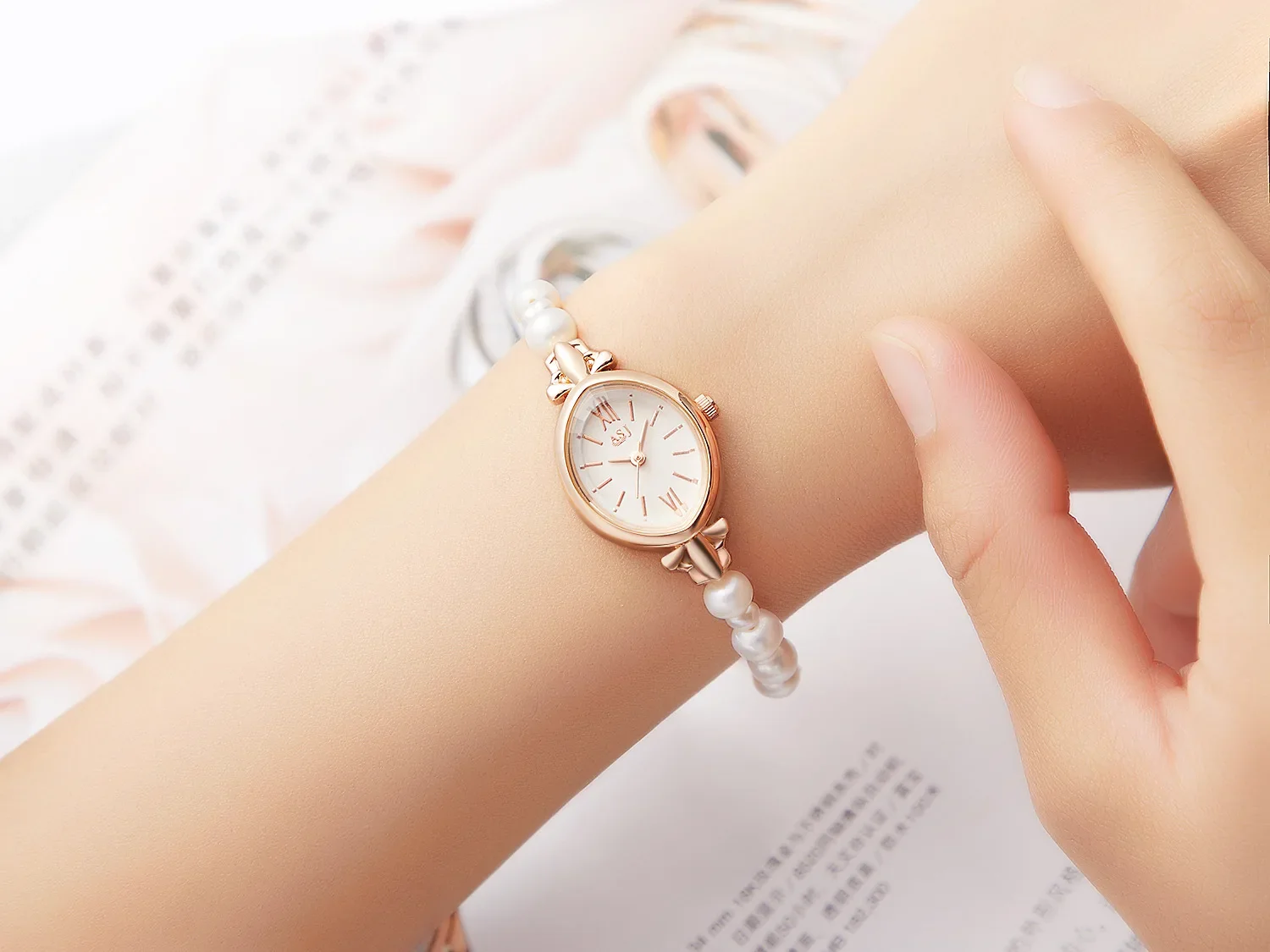 Women Watch Beaded Bangle Set for Girls Luxury Pearl Bead Bracelet Clock Female Ladies Jewelry Niche Fashion Quartz Wristwatch