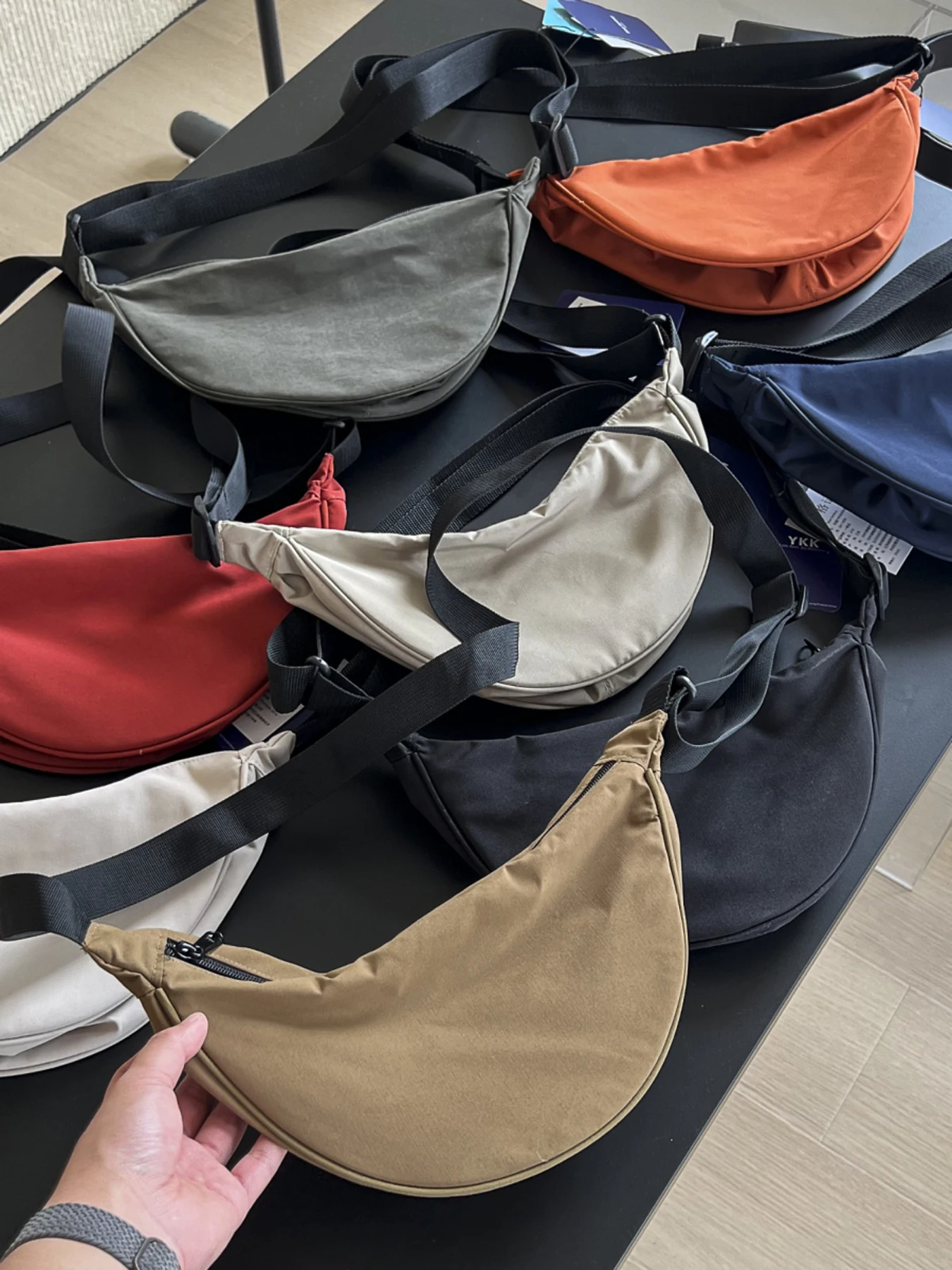 

Outdoor Waterproof Torn-resistant Dumpling Bag Crossbody Waist Bag for Men And Women Fashionable Couple Bags Spring 2025
