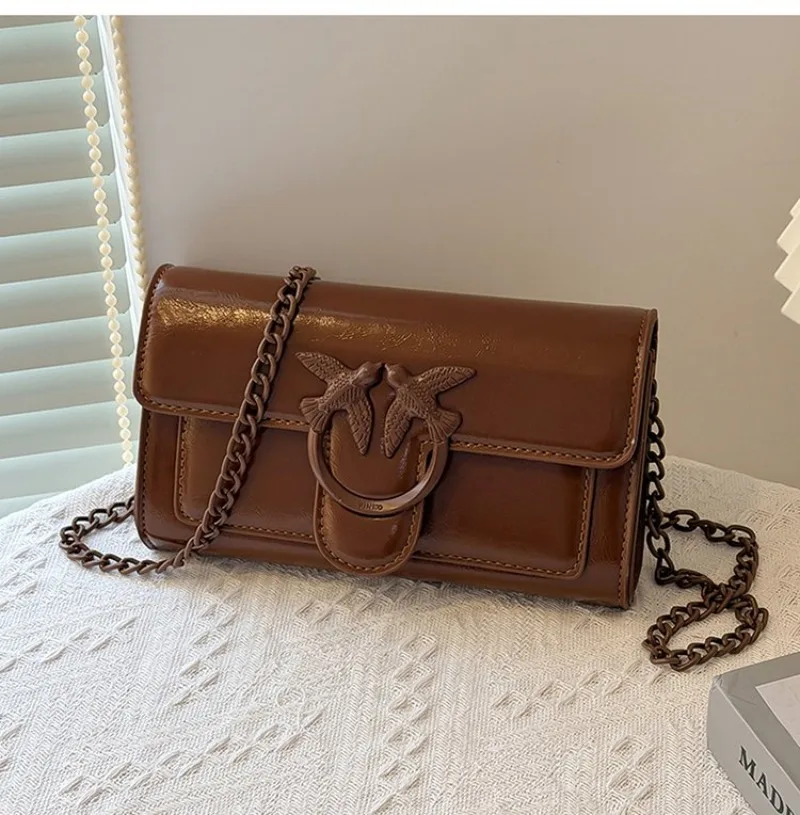 

Женская маленькая квадратная сумка в европейском и американском ретро-стиле, модный дизайн с ласточкинным узором и цепочкой, универсальная сумка через плечо/кроссбоди