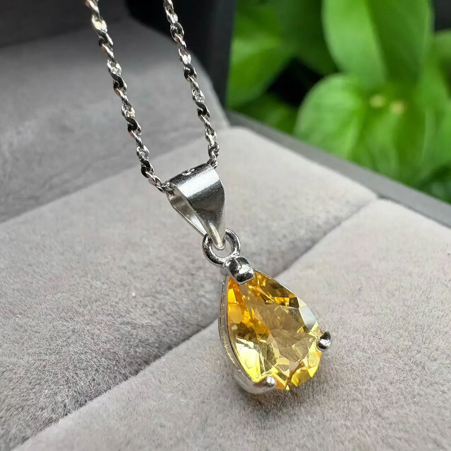 

1Pc Fengbaowu Natural Citrine Water Drop Pendant 6x9MM 925 Sterling Silver Reiki Healing Stone Jewelry Gift For Women Men