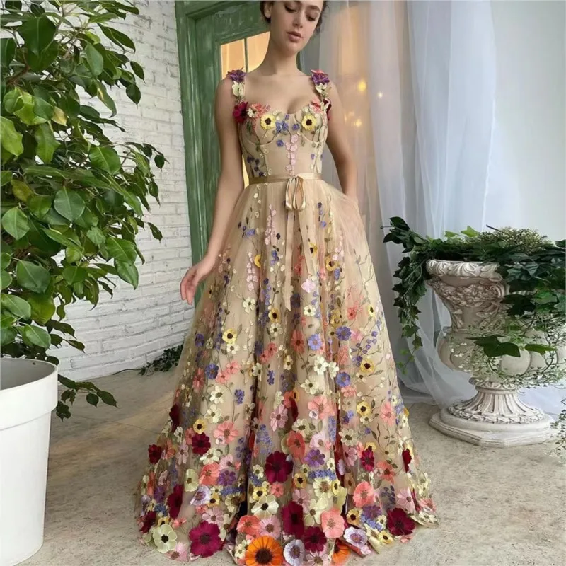 

New three-dimensional flower fashion embroidered flower-hugging dress