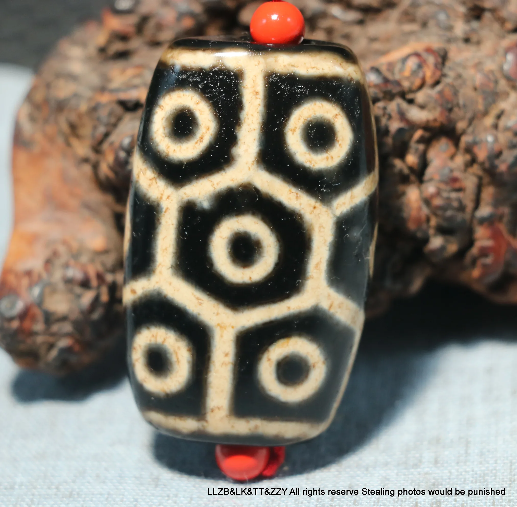 

Unique Magic Power Energy Tibetan Old Agate 12 Eye Symbol dZi Bead For Bracelet Amulet Talisman RT UPD221224A1