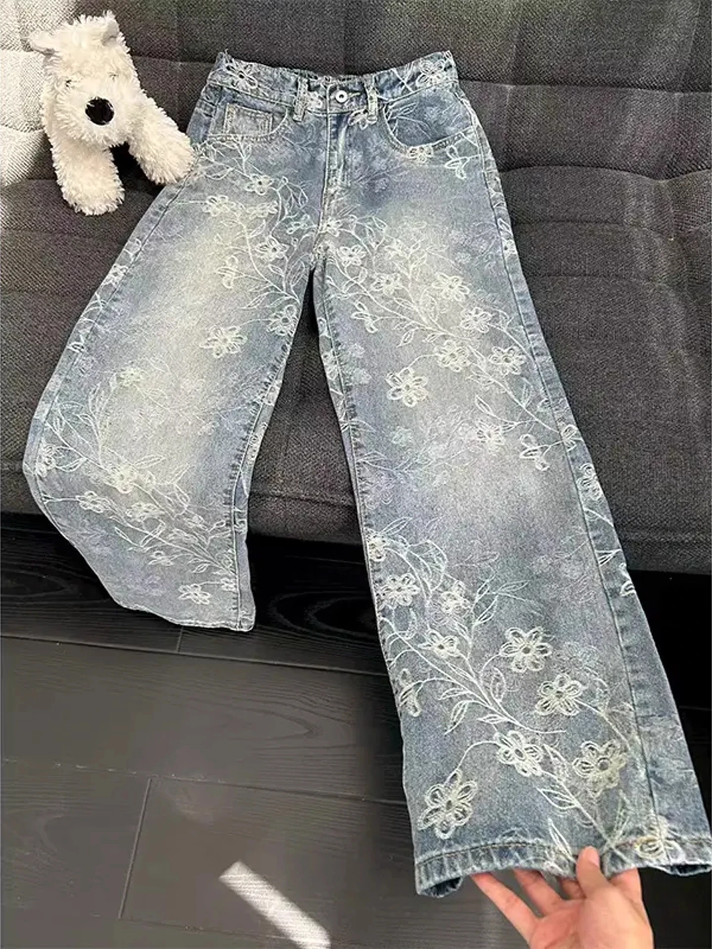

American Vibe Style Men's Jeans Washed out Embroidered Floral Straight Leg Micro Flared Pants Clean Fit Standard Edition