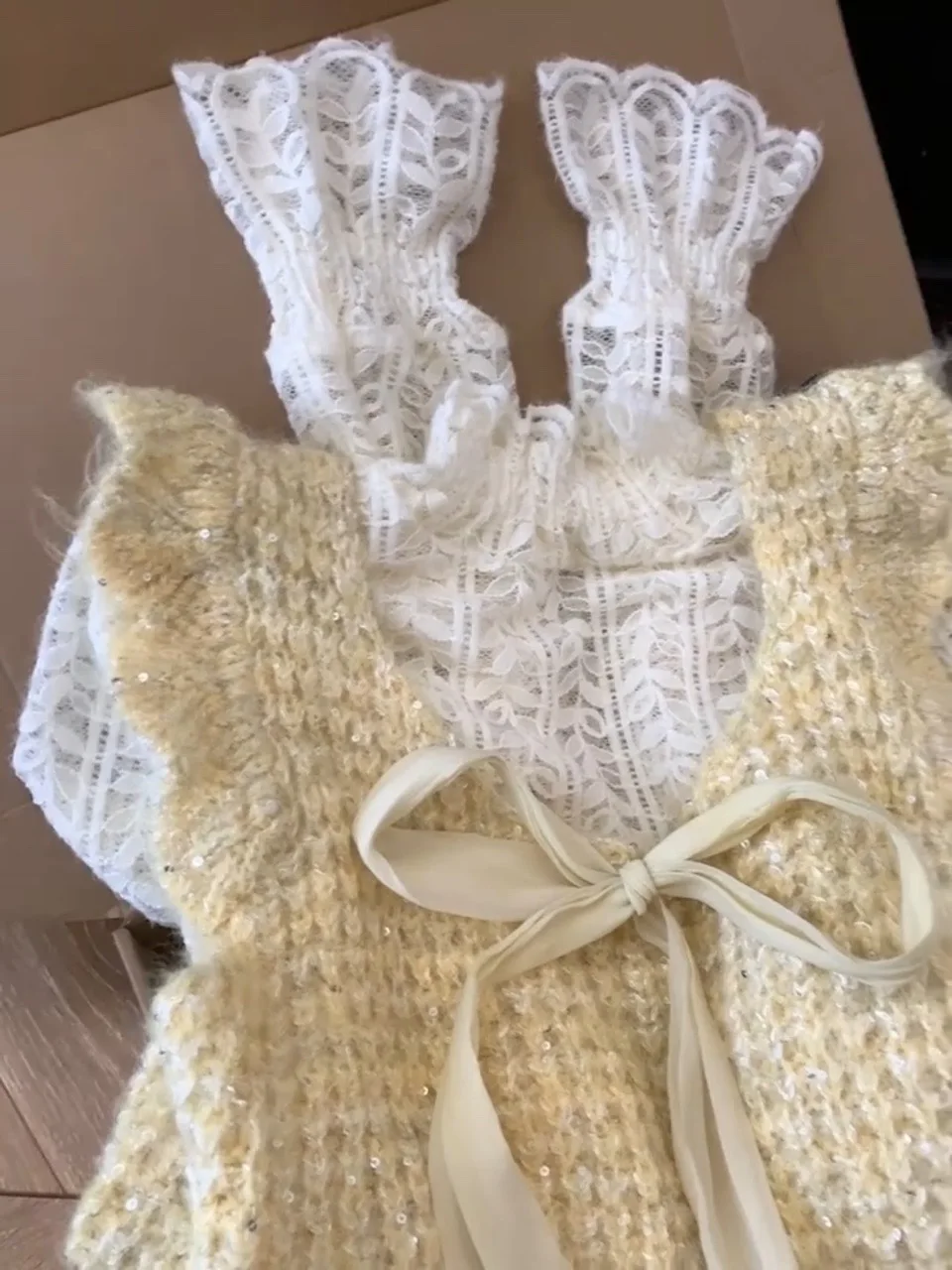 Koreański sweter z dekoltem w serek, dzianinowy, wyszczuplający, jesienny, nowy model, luźny krój, regularny sweter.