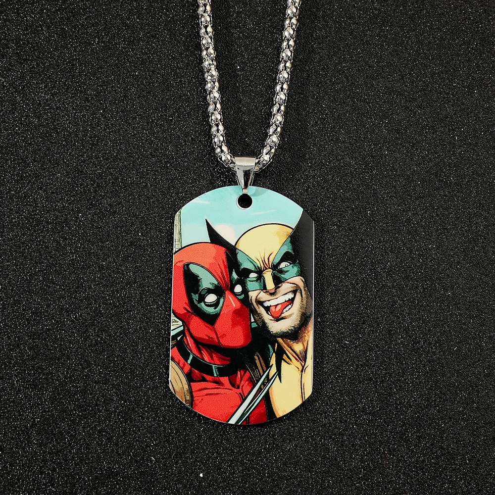 Disney Marvel Deadpool i Wolverine Naszyjnik Moda Deadpool DIY Wisiorek Naszyjnik Superbohater Wolverine Plecak Akcesoria podróżne