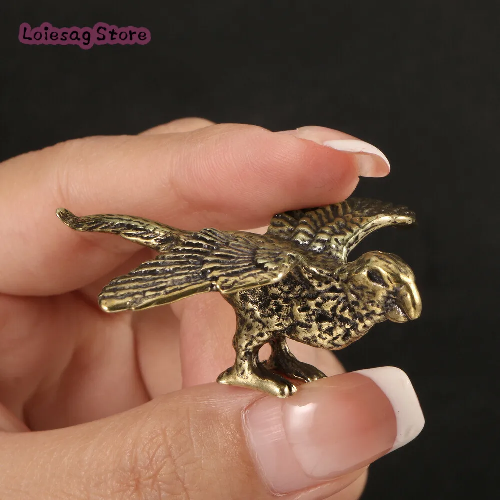 Hand-made Antique Eagle Brass Decoration Overbearing Eagle Tea Pet Study Office Decoration Copper Arts and Crafts Collection