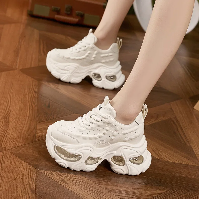 9.5 Autumn New Thick Soled Comfortable Trendy Lightweight and Versatile Women's Shoes Low Cut Casual Sports Trendy Shoes