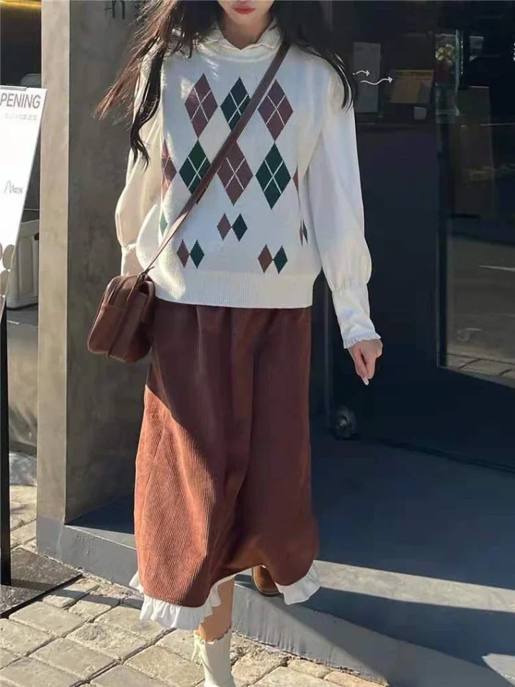 女性のためのカワイイコーデュロイスカート,ストレートバックスリット,ストリートウェア,膝丈,パネル,フリル,美的,いくつかのデザイン