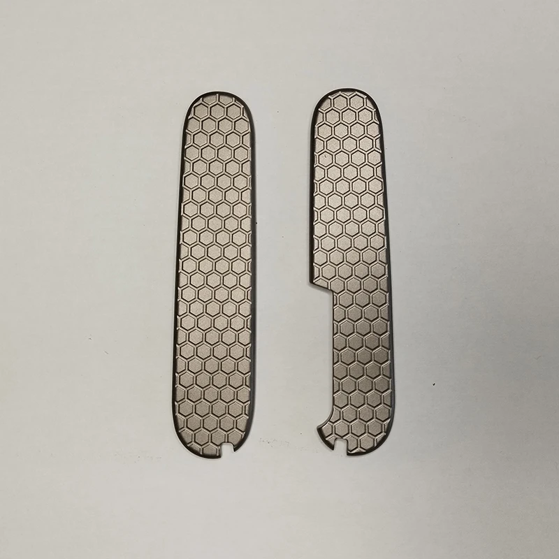 Titanium Alloy Knife Handle Scales Honeycomb Padrão Punho de Facas do Exército Suíço Faça Você Mesmo Fazendo Acessórios Parte 91 mm Par