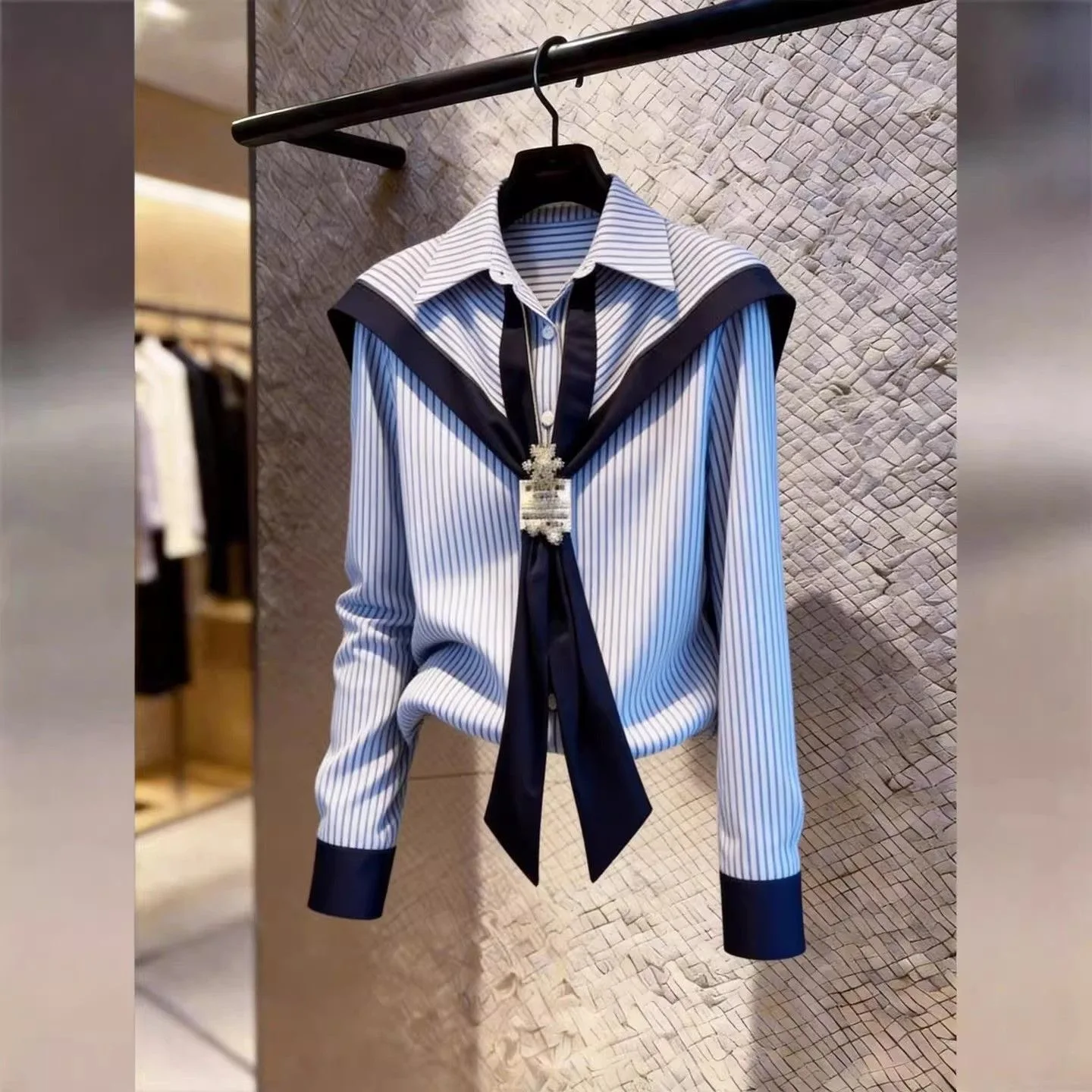

Stylish Unique Women's Shirt Attractive Elegant Fashion Design Spring 2026 Polyester Long Sleeve Collar Striped Pattern