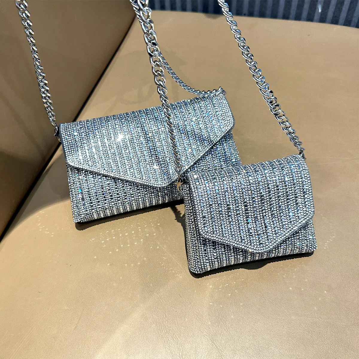 nova-moda-feminina-corrente-saco-quadrado-bonito-envelope-saco-de-um-ombro-diagonal-span-saco-agua-diamante-banquete-saco-mini-carteira