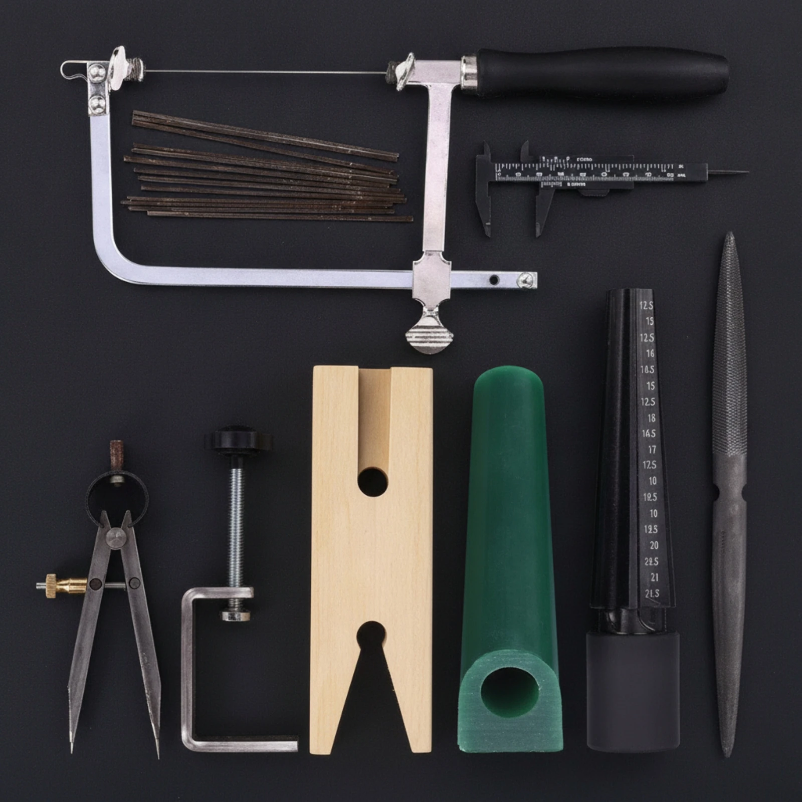 طقم أدوات صنع الأساور من 8 قطع - مراجعة Band Saw Blade وسعره