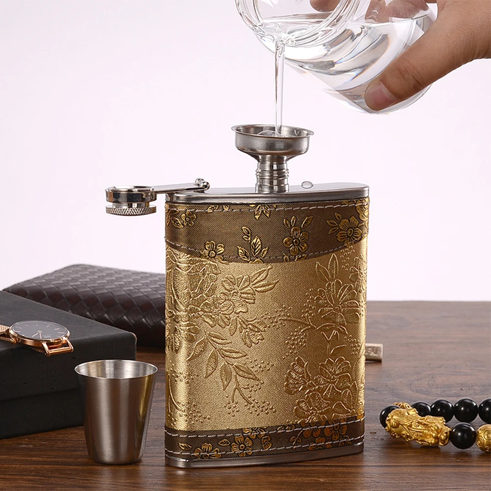 

Pocket Flask Fashionable Stainless Steel Hip Whiskey Bottle Lid Jug with Cover Man