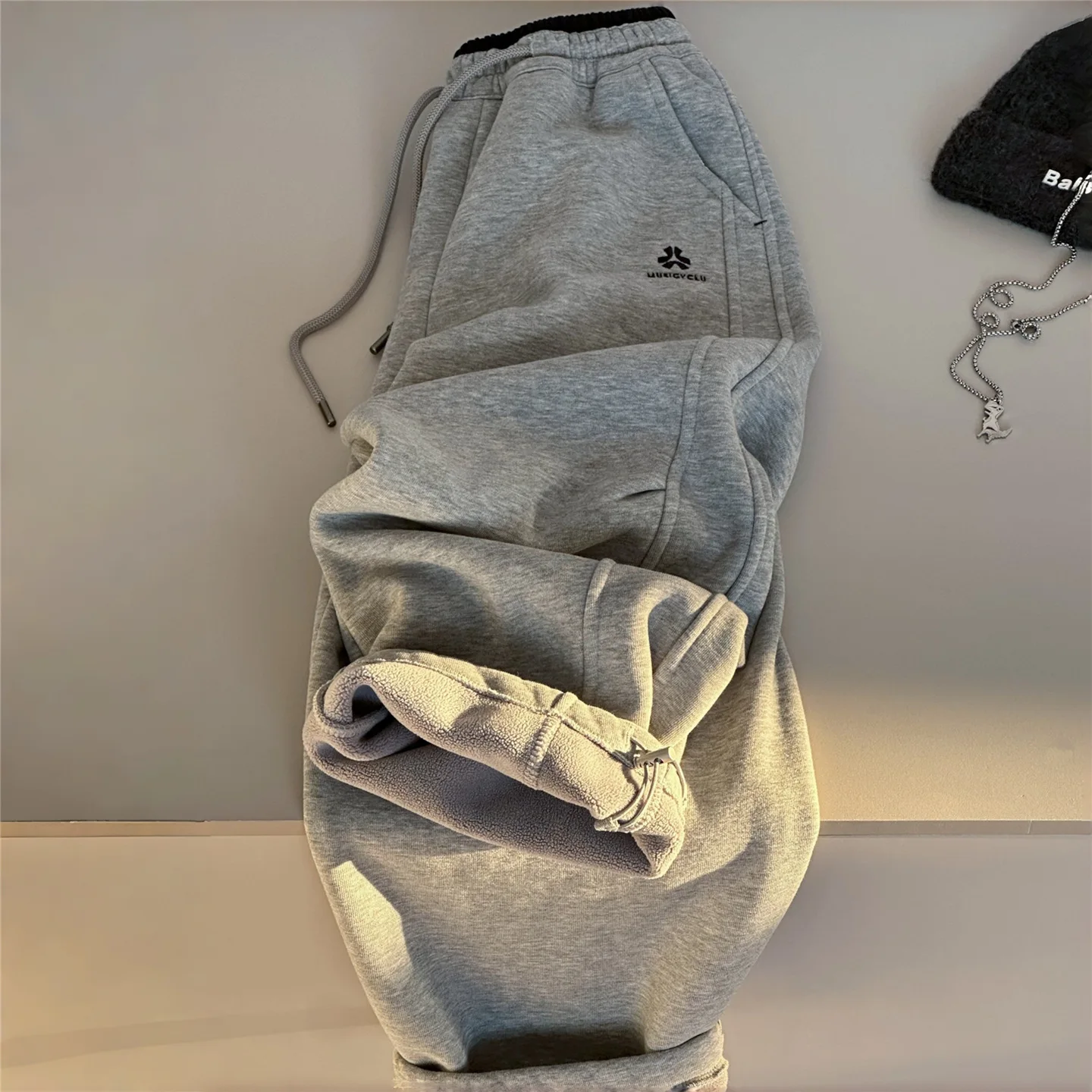 Children Clothes Kids Fashionable Fleece Sports Sweatpants 2026 Winter Boys Warm Solid Color Kids Thick Casual Long Pants
