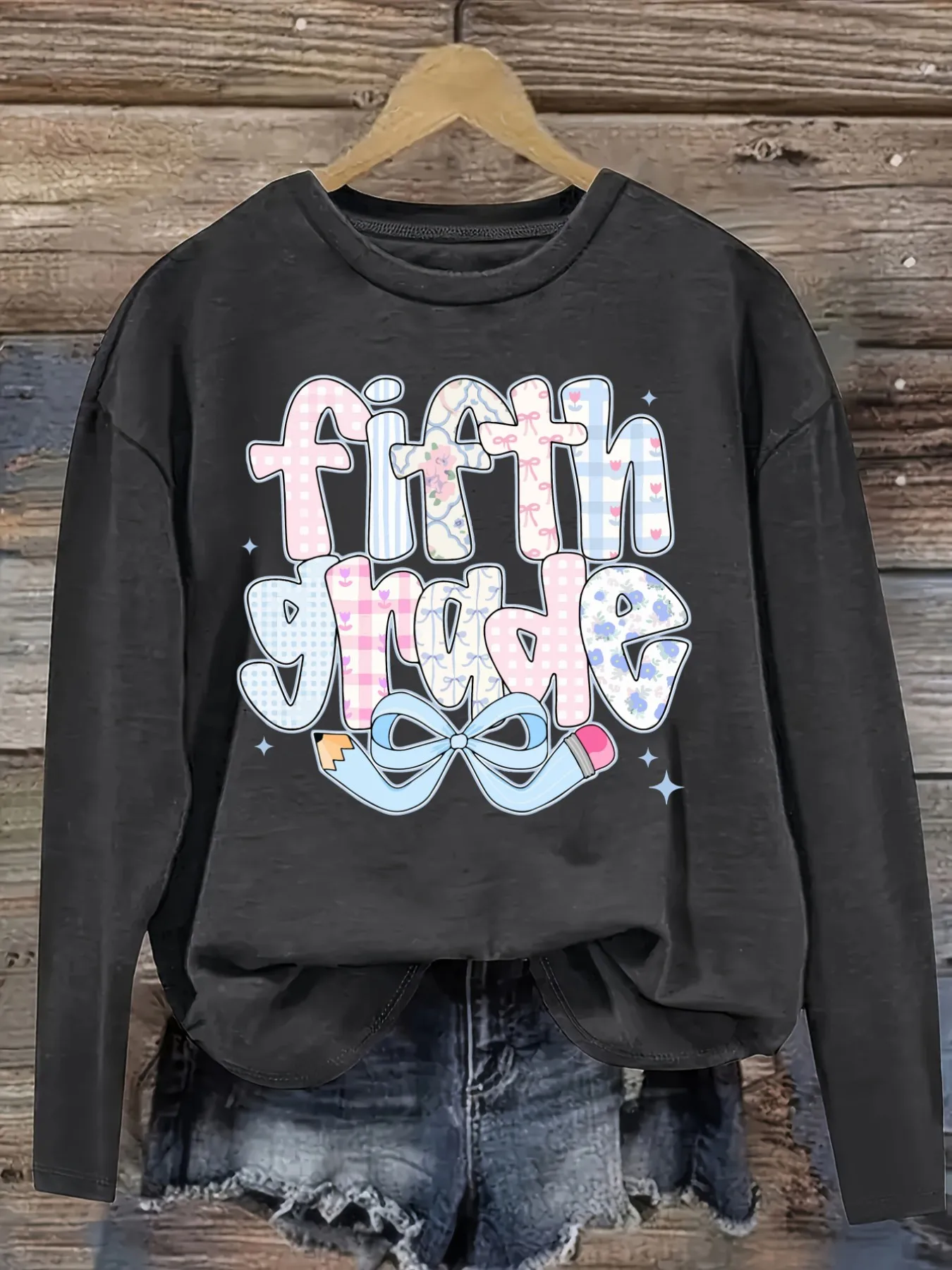 Women's Casual Long Sleeve Crew Neck T-Shirt Fifth Grade Patchwork Bow Print Design, Round Neck Women's Clothing, Machine Washable, Slightly Elastic, Loose Fit, Spring Autumn Winter Women's T-Shirt, Halloween Costume Outfit