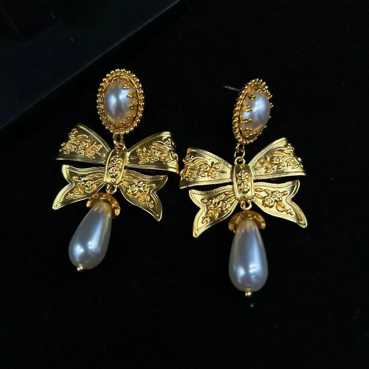 Vintage Bow Flower Stud Earrings Baroque Jewelry Style Imitated Pearl Girls Drop Pendant Earring Costume Accessories